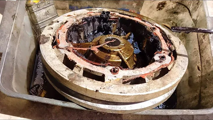ЗАЗ 968м ЗАГЛОХ. Замена масла, чистка маслоочистителя. Ремонт карбюратора.