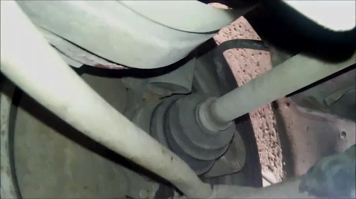 Палец шаровой болтается в поворотном кулаке  Таврия Славута. Ball joint/