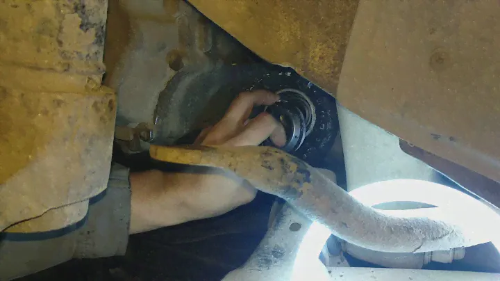 Замена левого сальника полуоси кпп Daewoo Lanos 1.5