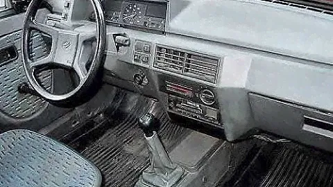 Запчасти на Таврия ЗАЗ-1102 и мотоцикл Минск 1987-го года.