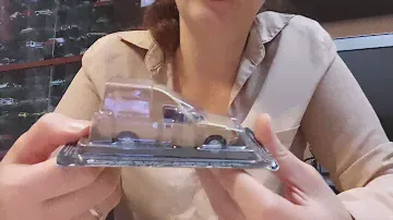 Распаковка модели из серии Автолегенды и Соцстран №199 ЗАЗ-11055 "Таврия"